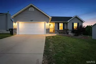 1627 St Charles Dr, Hillsboro, MO 63050 - Photo 2