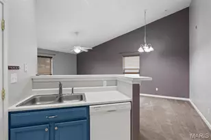 16 Homefield Gardens Dr, O'Fallon, MO 63366 - Photo 12