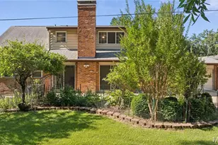 44 Forest Vale Dr, Chesterfield, MO 63017 - Photo 2
