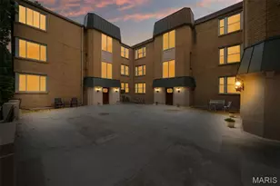 7542 York Dr, Saint Louis, MO 63105 - Photo 2