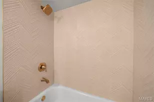 7542 York Dr, Saint Louis, MO 63105 - Photo 22