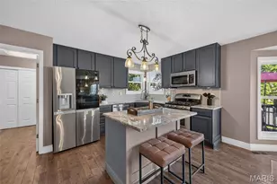 292 England Dr, O'Fallon, MO 63366 - Photo 2