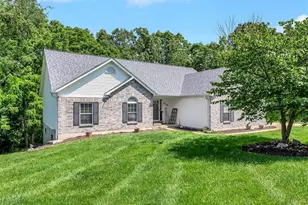 115 Apache Dr, Pacific, MO 63069 - Photo 2