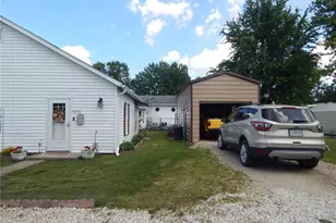 1620 W Centennial, Bowling Green, MO 63334 - Photo 2
