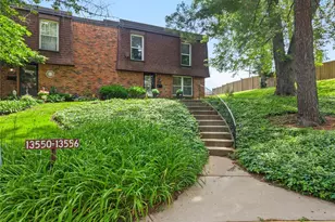 13556 Coliseum Dr, Chesterfield, MO 63017 - Photo 2