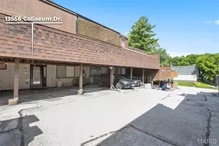 13556 Coliseum Dr, Chesterfield, MO 63017 - Photo 54