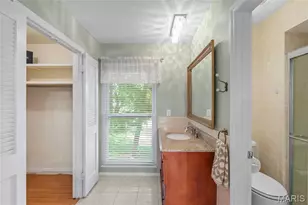 13556 Coliseum Dr, Chesterfield, MO 63017 - Photo 34