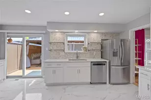 13556 Coliseum Dr, Chesterfield, MO 63017 - Photo 20