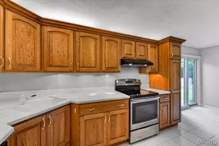 2463 Village Glen Ct, Maryland Heights, MO 63043 - Photo 10
