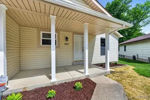2463 Village Glen Ct, Maryland Heights, MO 63043 - Photo 2