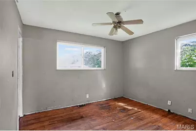 2325 Patterson Road, Florissant, MO 63031 - Photo 16