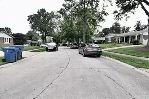 2295 Woodgrass Dr, Saint Louis, MO 63114 - Photo 32