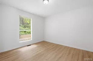 10607 St Michaels Terrace Ct, Saint Ann, MO 63074 - Photo 14