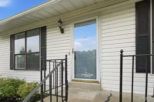 10607 St Michaels Terrace Ct, Saint Ann, MO 63074 - Photo 4
