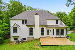 655 Old Riverwoods Ln, Chesterfield, MO 63017 - Photo 54