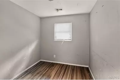 10151 Mayfair Drive, Saint Louis, MO 63136 - Photo 12