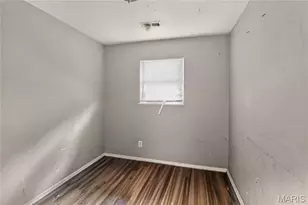 10151 Mayfair Dr, Saint Louis, MO 63136 - Photo 12
