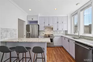 11 Portland Ct, Saint Louis, MO 63108 - Photo 8