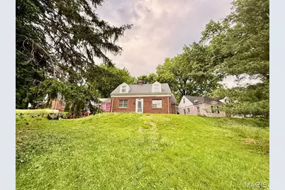 20 Green Acres Road, Bellefontaine Neighbors, MO 63137 - Photo 2