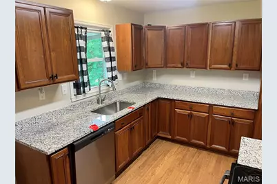 270 W Saint Anthony Lane, Florissant, MO 63031 - Photo 6