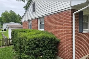 270 W St Anthony Ln, Florissant, MO 63031 - Photo 2