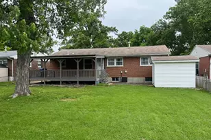 270 W St Anthony Ln, Florissant, MO 63031 - Photo 4