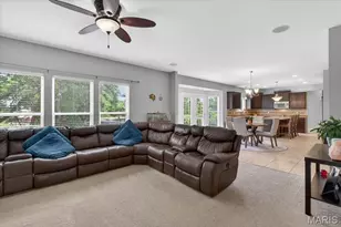 688 Stoney Creek Ln, Ballwin, MO 63021 - Photo 8