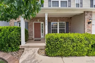 688 Stoney Creek Ln, Ballwin, MO 63021 - Photo 2