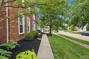 249 Woodcliffe Pl Dr, Chesterfield, MO 63005 - Photo 4