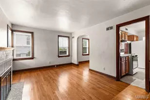833 Margo Ave, Ferguson, MO 63135 - Photo 4