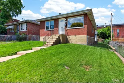 905 Russell Boulevard, Saint Louis, MO 63104 - Photo 1