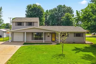 802 Love Dr, O'Fallon, MO 63366 - Photo 2