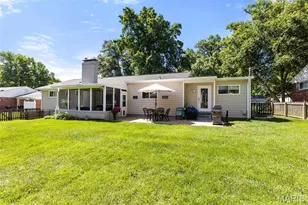 1031 Dovergate Dr, Kirkwood, MO 63122 - Photo 40