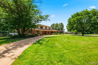 14196 Cross Trails Drive, Chesterfield, MO 63017 - Photo 6
