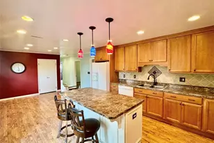 7631 Cedar Hill Ln, Palmyra, MO 63461 - Photo 2