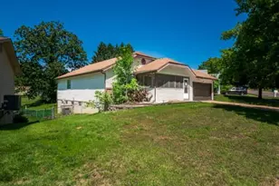 12053 La Padera Ln, Florissant, MO 63033 - Photo 4