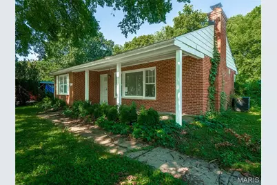 377 N Schlueter Avenue, Saint Louis, MO 63135 - Photo 1