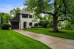 27 Ridgetop Dr, Richmond Heights, MO 63117 - Photo 1