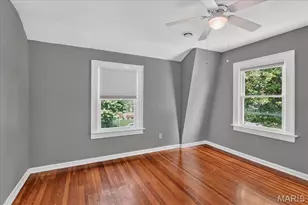 9122 Delphine Ave, Saint Louis, MO 63114 - Photo 18