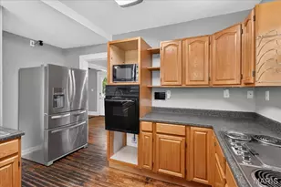 9122 Delphine Ave, Saint Louis, MO 63114 - Photo 14