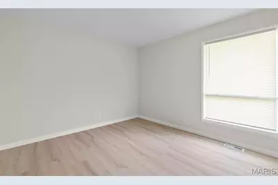 2025 Granada Drive, Florissant, MO 63033 - Photo 36