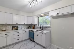 2025 Granada Dr, Florissant, MO 63033 - Photo 16