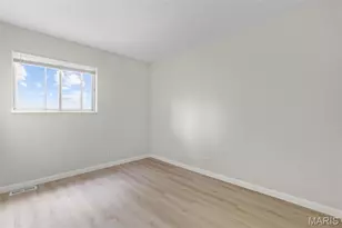 2025 Granada Dr, Florissant, MO 63033 - Photo 32