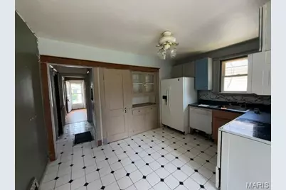 4630 Tiemann Avenue, Saint Louis, MO 63123 - Photo 10