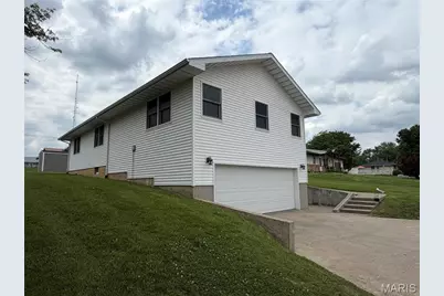 810 Houston Drive, Palmyra, MO 63461 - Photo 2