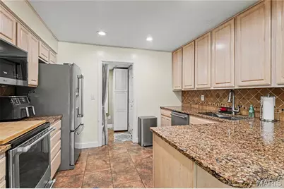 5522 Bourbeuse Common #4, Weldon Spring, MO 63304 - Photo 8