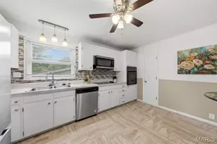 1219 Hobson Dr, Ferguson, MO 63135 - Photo 16