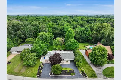 55 Garden Lane, Maryland Heights, MO 63043 - Photo 2
