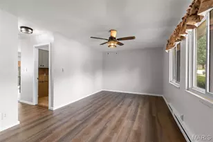 9128 Villaridge Ct, Saint Louis, MO 63123 - Photo 6