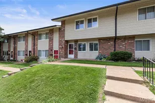 9128 Villaridge Ct, Saint Louis, MO 63123 - Photo 2